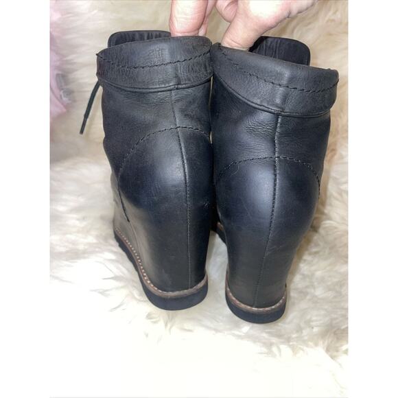 Matika Black Leather Wedge‎ Boots Women's Shoe Size 7 - Picture 4 of 6